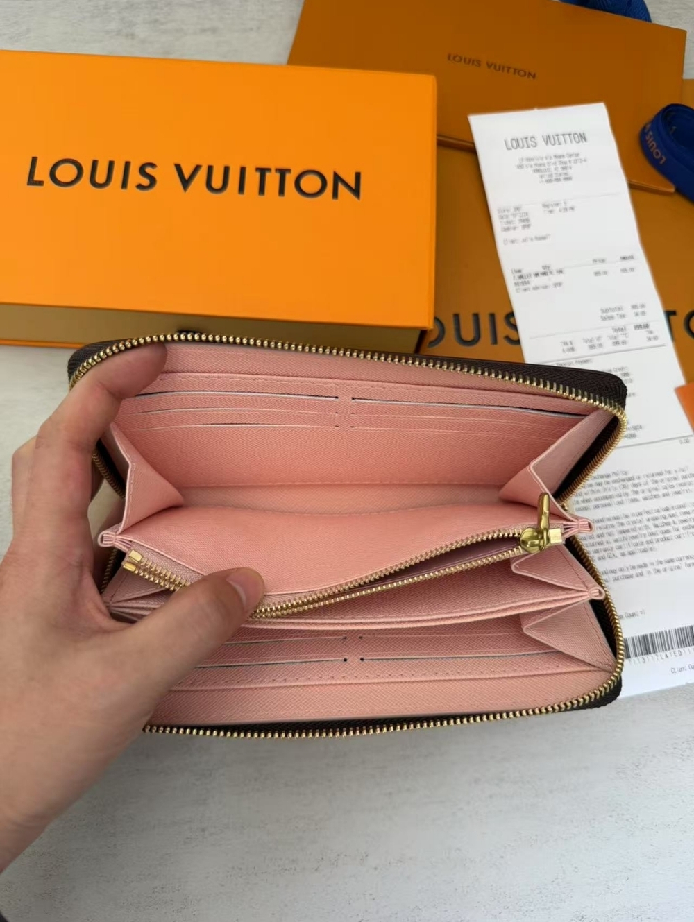 Louis Vuitton Rose Ballerine Zippy Wallet - Picture 13 of 16
